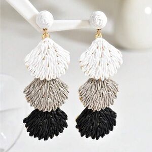 NWOT - Elegant Tiered Drop Earrings